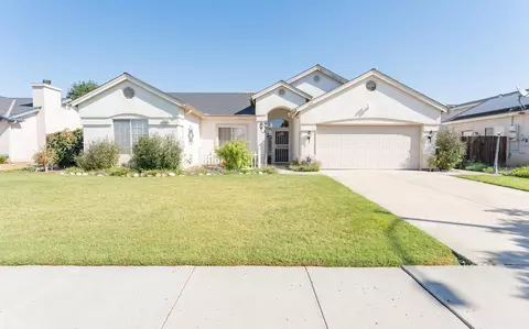1442 Fir St, Lemoore, CA 93245
