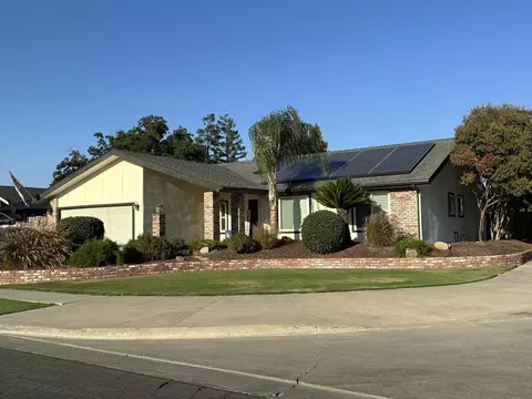 1200 Jamestown St, Tulare, CA 93274