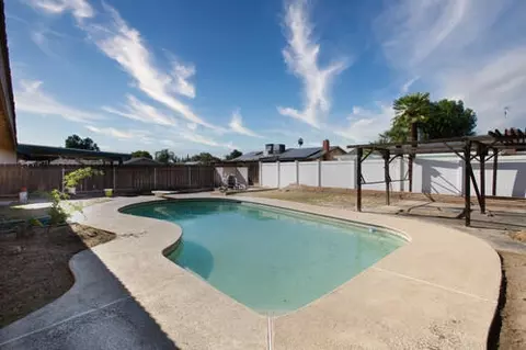 910 Cedar Ln, Lemoore, CA 93245 photo 17