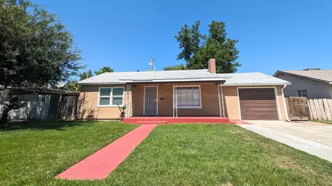 1052 E Academy Ave, Tulare, CA 93274