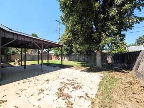 1052 E Academy Ave, Tulare, CA 93274 photo 10