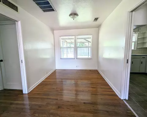 1052 E Academy Ave, Tulare, CA 93274 photo 3