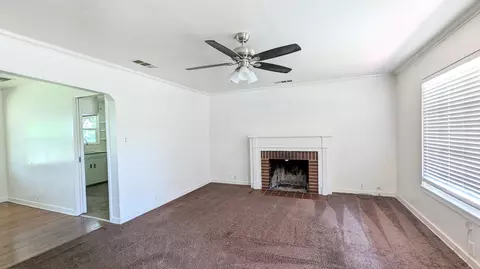 1052 E Academy Ave, Tulare, CA 93274 photo 2