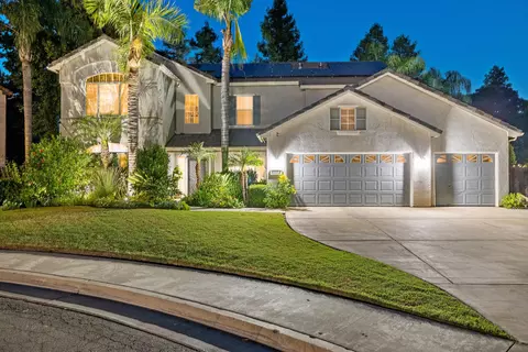 6018 W Country Ct, Visalia, CA 93277
