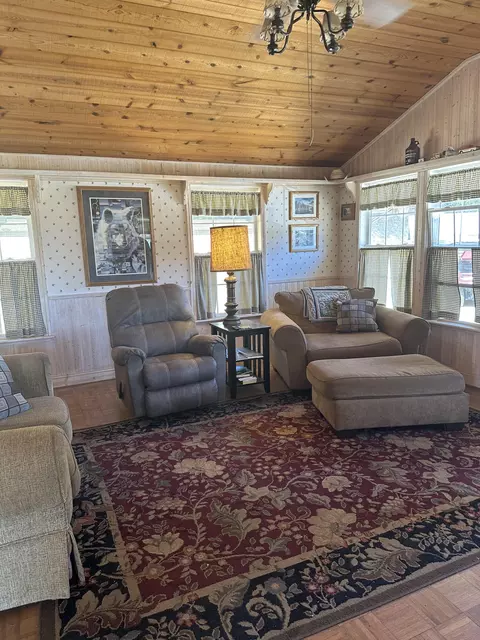 51083 Whitaker Forest Rd, Badger, CA 93603 photo 4