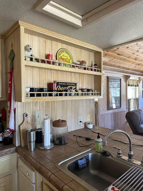 51083 Whitaker Forest Rd, Badger, CA 93603 photo 8