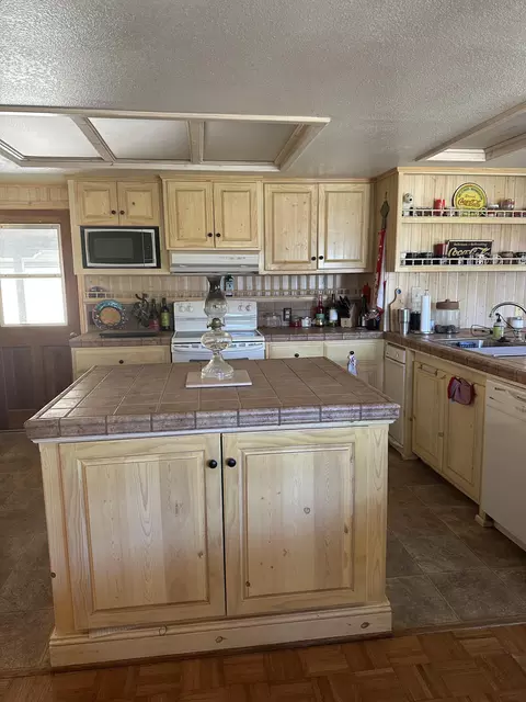 51083 Whitaker Forest Rd, Badger, CA 93603 photo 5