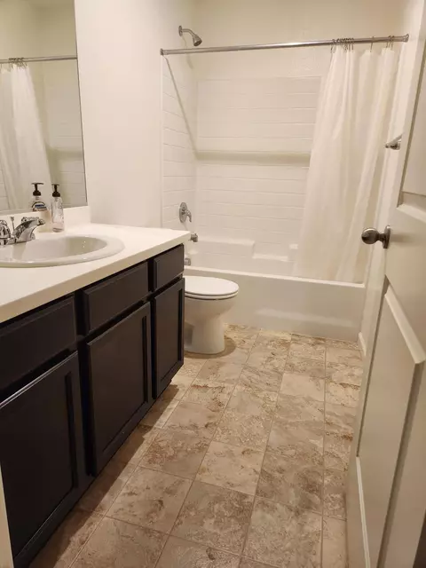2243 Eldridge Ave, Tulare, CA 93274 photo 9