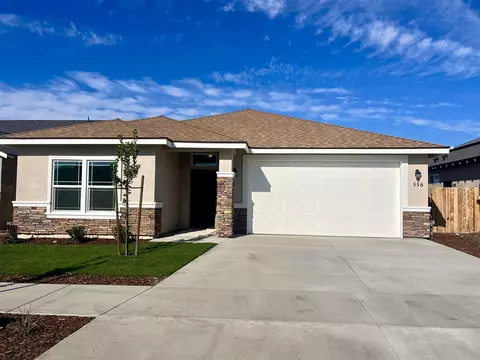 556 W Richard Ave, Porterville, CA 93257