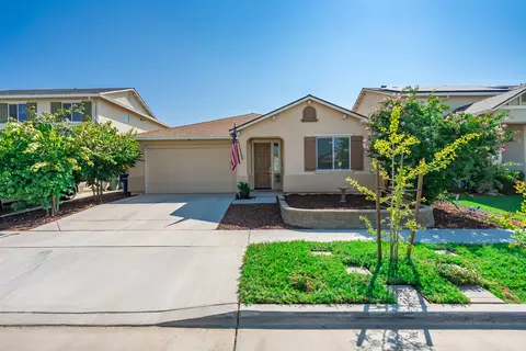 1161 Greenbrier Dr, Hanford, CA 93230