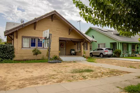 294 N Gale Hill Ave, Lindsay, CA 93247