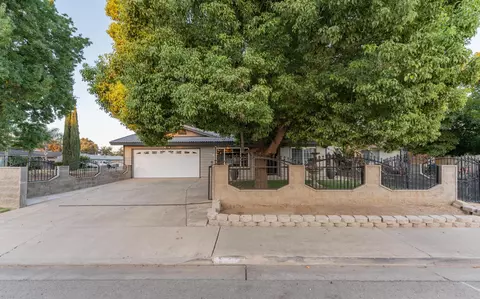 1936 N Cedar Ct, Visalia, CA 93292