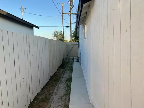 596 E Center Ave, Earlimart, CA 93219 photo 32