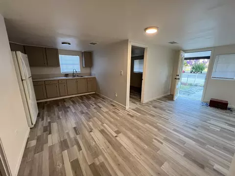 596 E Center Ave, Earlimart, CA 93219 photo 15