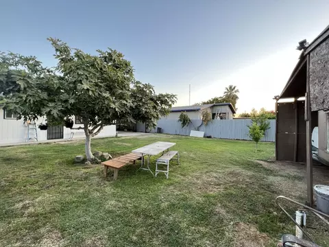 596 E Center Ave, Earlimart, CA 93219 photo 8