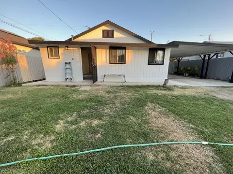 596 E Center Ave, Earlimart, CA 93219 photo 4