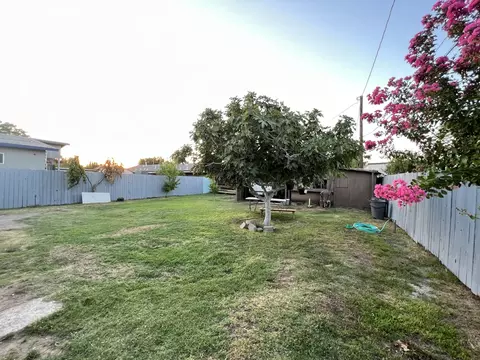 596 E Center Ave, Earlimart, CA 93219 photo 6