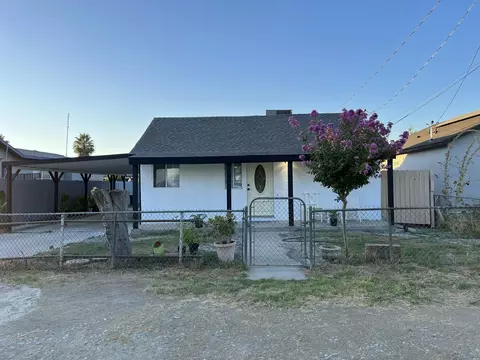 596 E Center Ave, Earlimart, CA 93219