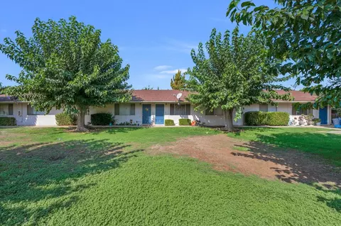 769 E Honolulu St, Lindsay, CA 93247 photo 4