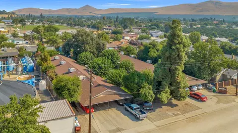 769 E Honolulu St, Lindsay, CA 93247