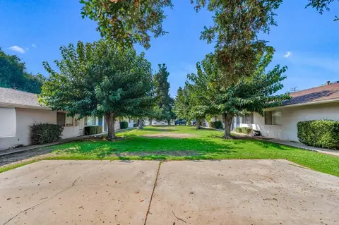 769 E Honolulu St, Lindsay, CA 93247 photo 3