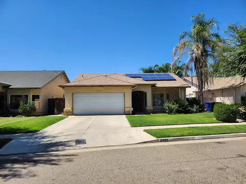 2131 N Steven Ave, Farmersville, CA 93223