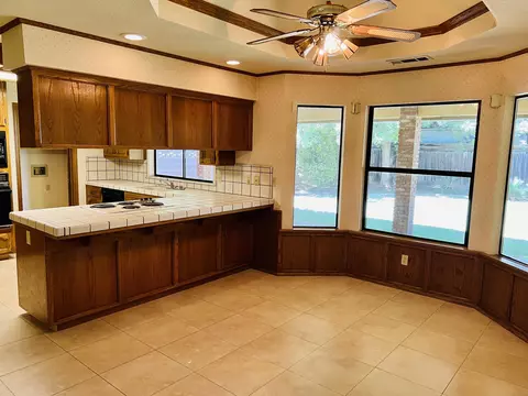 112 E Dorothea Ct, Visalia, CA 93277 photo 8