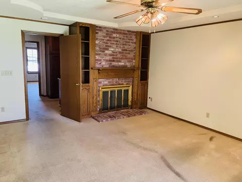 112 E Dorothea Ct, Visalia, CA 93277 photo 12