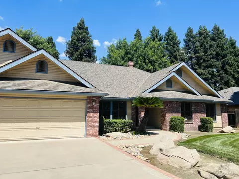 112 E Dorothea Ct, Visalia, CA 93277 photo 2