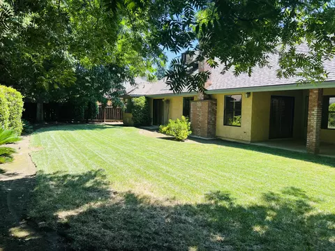 112 E Dorothea Ct, Visalia, CA 93277 photo 22