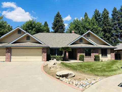 112 E Dorothea Ct, Visalia, CA 93277