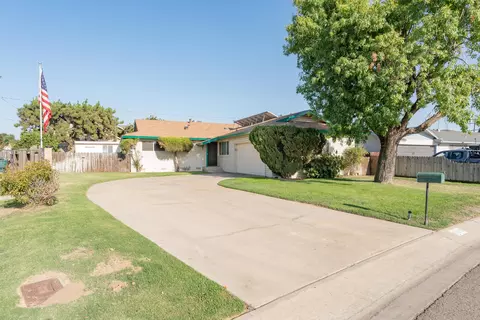 1160 S Salome St, Tulare, CA 93274