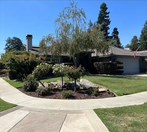 1009 N Kent St, Visalia, CA 93291