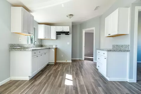 2211 Berkeley St, Bakersfield, CA 93305 photo 5