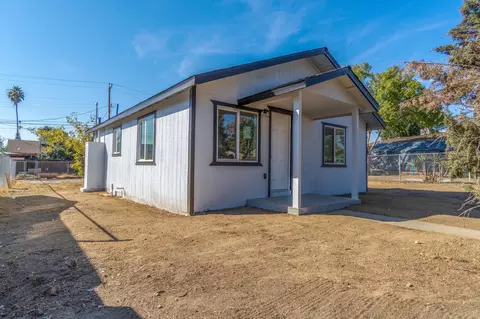 2211 Berkeley St, Bakersfield, CA 93305