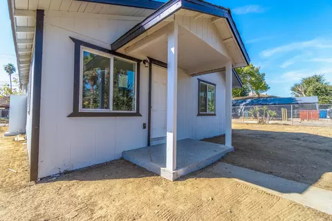 2211 Berkeley St, Bakersfield, CA 93305 photo 2