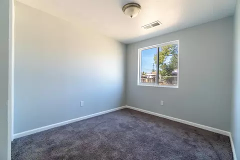 2211 Berkeley St, Bakersfield, CA 93305 photo 10