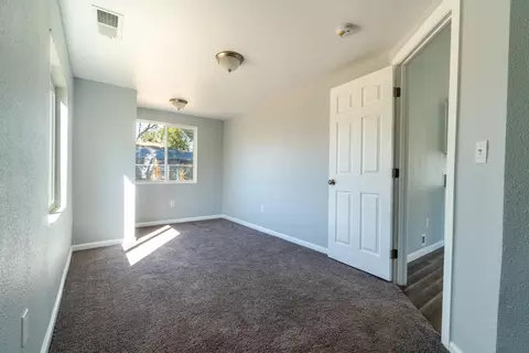2211 Berkeley St, Bakersfield, CA 93305 photo 15