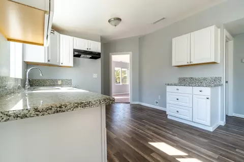 2211 Berkeley St, Bakersfield, CA 93305 photo 8