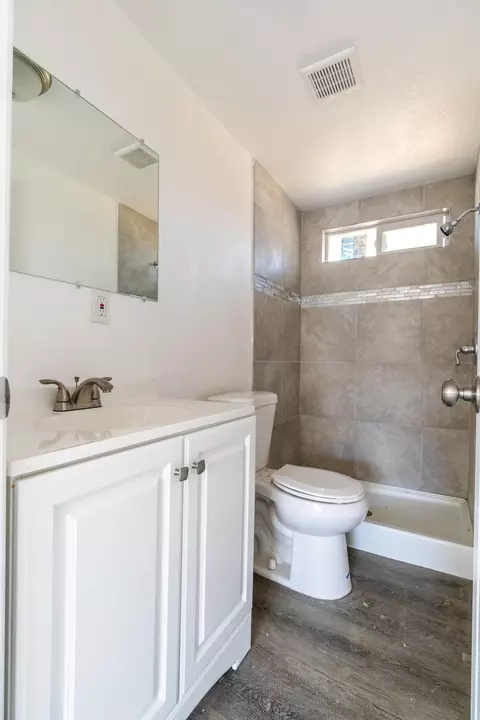 2211 Berkeley St, Bakersfield, CA 93305 photo 12