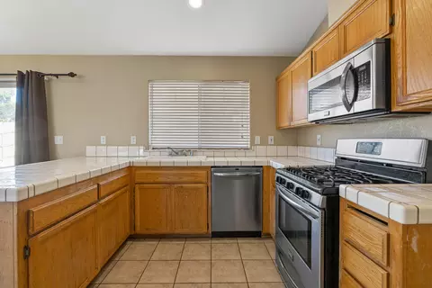 1382 Stinson Dr, Lemoore, CA 93245 photo 14