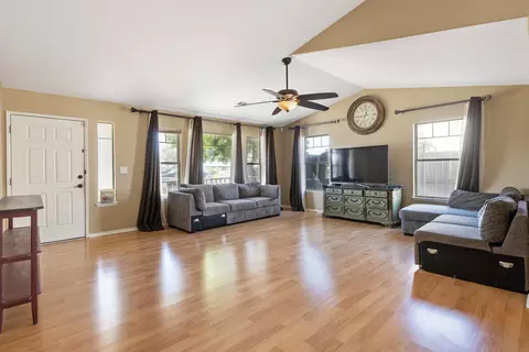 1382 Stinson Dr, Lemoore, CA 93245 photo 6
