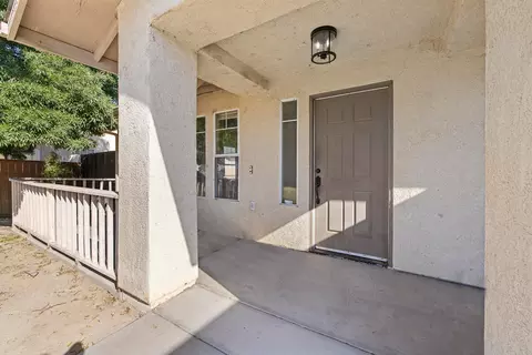 1382 Stinson Dr, Lemoore, CA 93245 photo 4