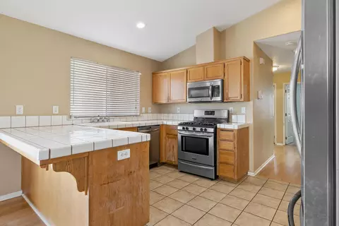 1382 Stinson Dr, Lemoore, CA 93245 photo 12