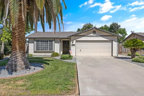 2244 W Elowin Ave, Visalia, CA 93291