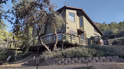 720 Mccomber Dr, Springville, CA 93265