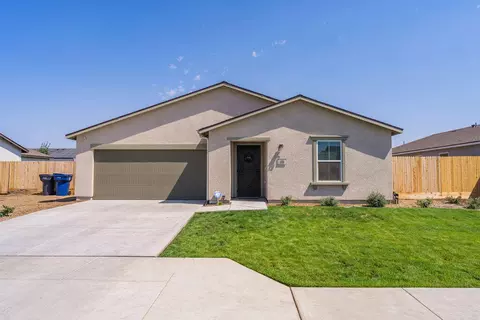 378 River St, Tulare, CA 93274