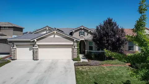 2018 W Porter Ave, Visalia, CA 93291