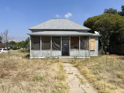 380 E Putnam Ave, Porterville, CA 93257