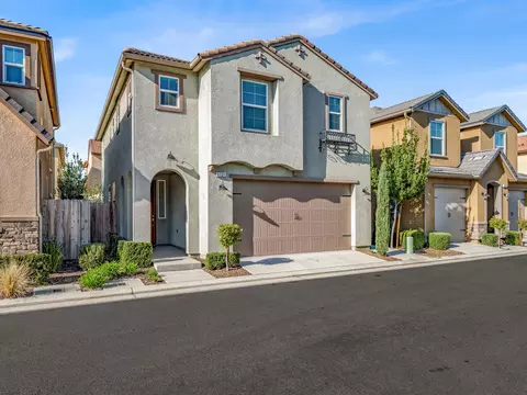 3721 Artistry Way, Clovis, CA 93619 photo 2